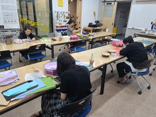 한국공예 장인학교 색지교육 시설사용 썸네일 이미지