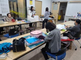 한국공예장인학교 색지교육 시설사용 썸네일 이미지