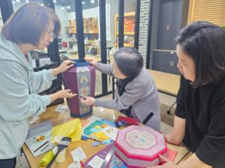 한국공예장인학교 색지심화반 썸네일 이미지