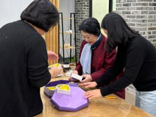 한국공예장인학교 색지심화반 썸네일 이미지